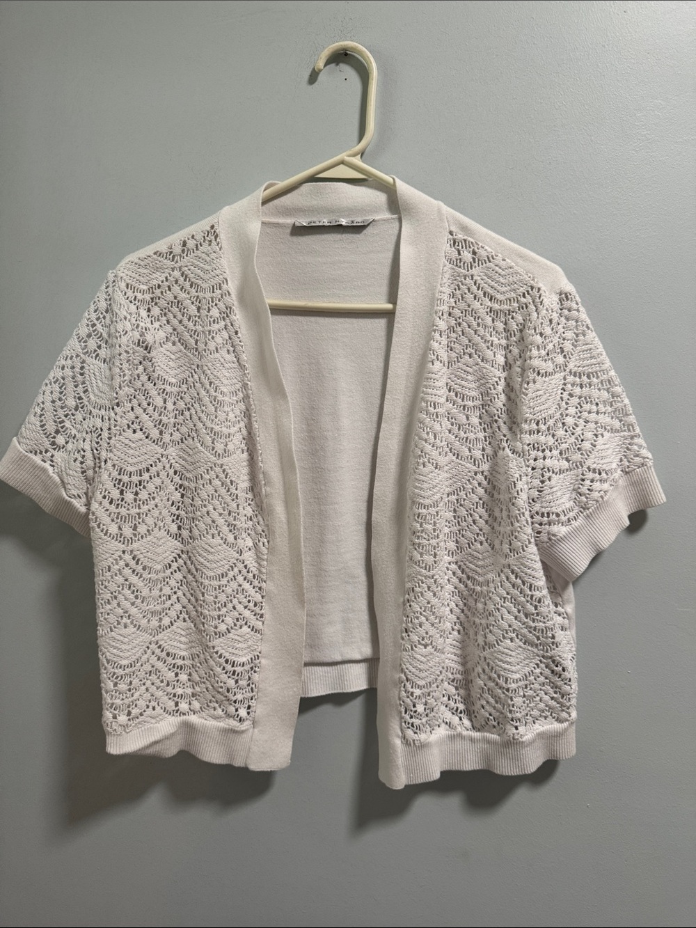 Peter Nygard White Short Sleeved Cropped Cardigan